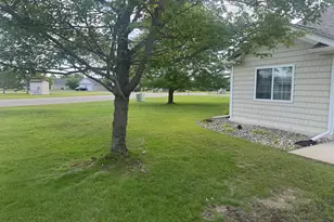 706 Cloud St NW, Bemidji, MN 56601 - Photo 2