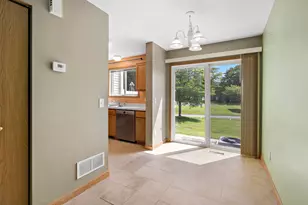 7772 Arboretum Village Cir, Chanhassen, MN 55317 - Photo 2