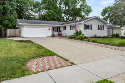 2509 Elm Street N, Fargo, ND 58102 - Photo 2