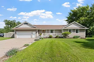400 Decatur Ave N, Golden Valley, MN 55427 - Photo 2