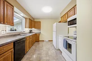 809 19th St N, Moorhead, MN 56560 - Photo 10