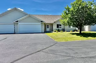 728 Cloud St NW, Bemidji, MN 56601 - Photo 2