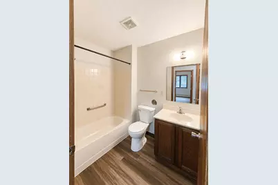 222 6th Street SW #2, Madelia, MN 56062 - Photo 8