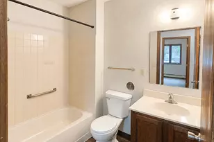 222 6th St SW, Madelia, MN 56062 - Photo 8