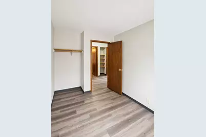 222 6th Street SW #2, Madelia, MN 56062 - Photo 6