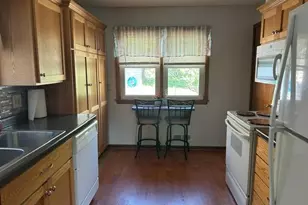 514 Clark St NE, Hutchinson, MN 55350 - Photo 2