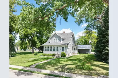 821 10th Avenue N, Saint James, MN 56081 - Photo 1