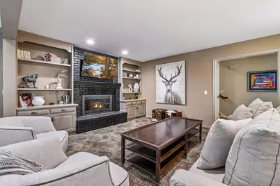 1140 Hollybrook Drive, Wayzata, MN 55391 - Photo 48