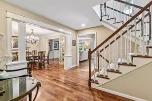 1140 Hollybrook Dr, Wayzata, MN 55391 - Photo 2