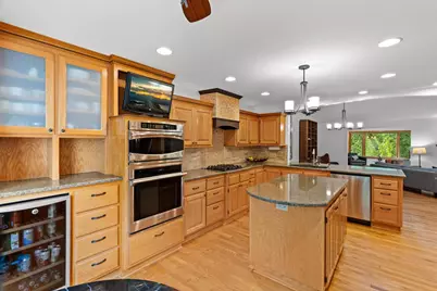 9974 Old Wagon Trail, Eden Prairie, MN 55347 - Photo 6