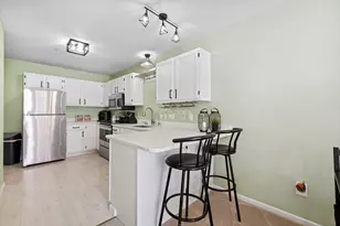 2768 Autumnwood Ln, Hopkins, MN 55305 - Photo 6