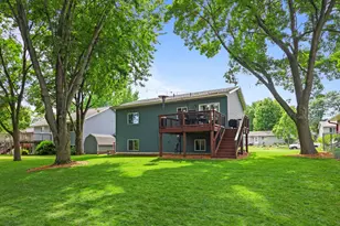 880 Pearl View Dr, Sauk Rapids, MN 56379 - Photo 2