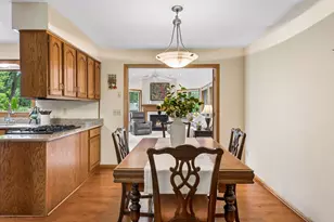 2863 Aglen St, Roseville, MN 55113 - Photo 8
