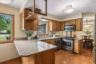2863 Aglen St, Roseville, MN 55113 - Photo 14