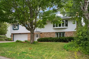 2863 Aglen St, Roseville, MN 55113 - Photo 46