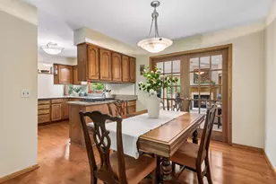 2863 Aglen St, Roseville, MN 55113 - Photo 10