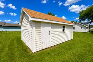 204 Maple Ave S, Ottertail, MN 56571 - Photo 8