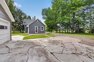500 8th St SE, Braham, MN 55006 - Photo 6