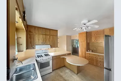 2727 34th Street, Slayton, MN 56172 - Photo 4