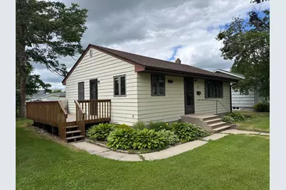 309 7th Avenue NE, Roseau, MN 56751 - Photo 2