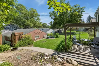 1923 Cottage Avenue E, Saint Paul, MN 55119 - Photo 14