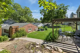 1923 Cottage Ave E, Saint Paul, MN 55119 - Photo 14