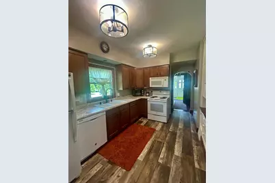 706 Franklin Street SW, Hutchinson, MN 55350 - Photo 8