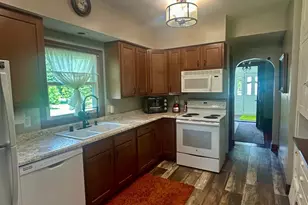 706 Franklin St SW, Hutchinson, MN 55350 - Photo 8