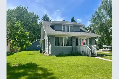 706 Franklin Street SW, Hutchinson, MN 55350 - Photo 2