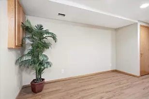 6575 Crosby Ave, Inver Grove Heights, MN 55076 - Photo 16