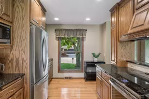 108 Knoll Cir E, Burnsville, MN 55337 - Photo 14