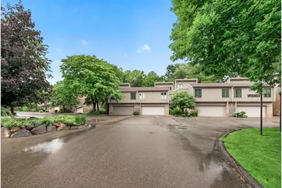 5725 Duncan Lane, Edina, MN 55436 - Photo 2