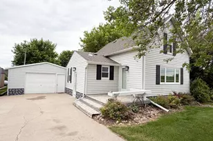 19667 McCall Ave, Reading, MN 56165 - Photo 2