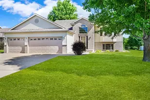 1154 Garden Brook Dr, Sauk Rapids, MN 56379 - Photo 2