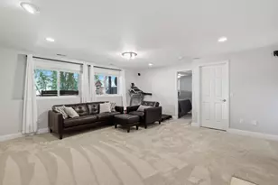 9247 Lake Riley Blvd, Chanhassen, MN 55317 - Photo 36