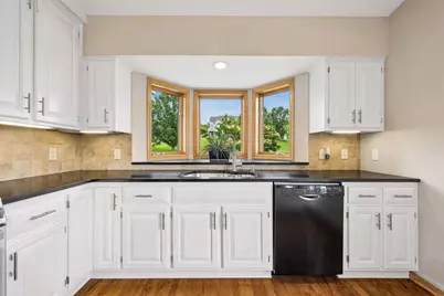 10730 Kiawah Drive, Eden Prairie, MN 55344 - Photo 18