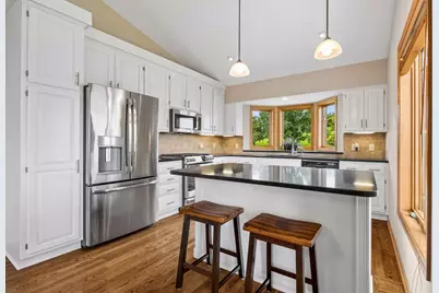 10730 Kiawah Drive, Eden Prairie, MN 55344 - Photo 16
