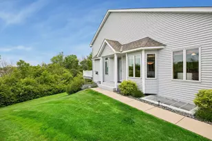 10730 Kiawah Dr, Eden Prairie, MN 55344 - Photo 48