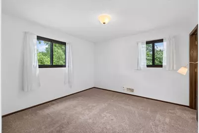 5326 Knox Avenue N, Brooklyn Center, MN 55430 - Photo 18
