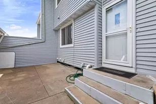 142 Canabury Ct, Little Canada, MN 55117 - Photo 26