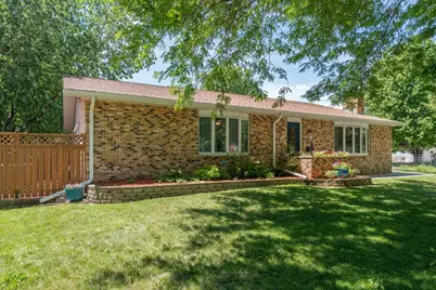 428 Swift Street, Saint Peter, MN 56082 - Photo 2