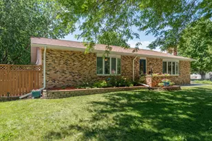 428 Swift St, Saint Peter, MN 56082 - Photo 2