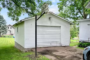 111 1st St NE, Altura, MN 55910 - Photo 20