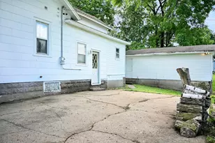 111 1st St NE, Altura, MN 55910 - Photo 18