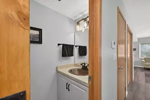 1916 Greenview Pl SW, Rochester, MN 55902 - Photo 4
