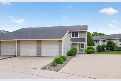 1916 Greenview Place SW, Rochester, MN 55902 - Photo 2