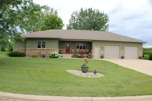 409 Fox Lake Ave, Sherburn, MN 56171 - Photo 6