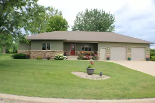 409 Fox Lake Ave, Sherburn, MN 56171 - Photo 1