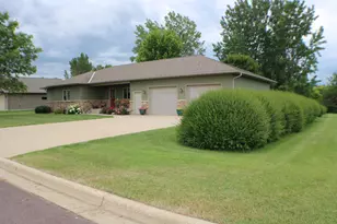 409 Fox Lake Ave, Sherburn, MN 56171 - Photo 4