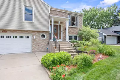 662 Pinewood Drive, Shoreview, MN 55126 - Photo 2